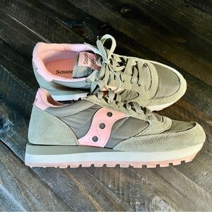 Saucony Green and Pink Sneakers Retro Design
